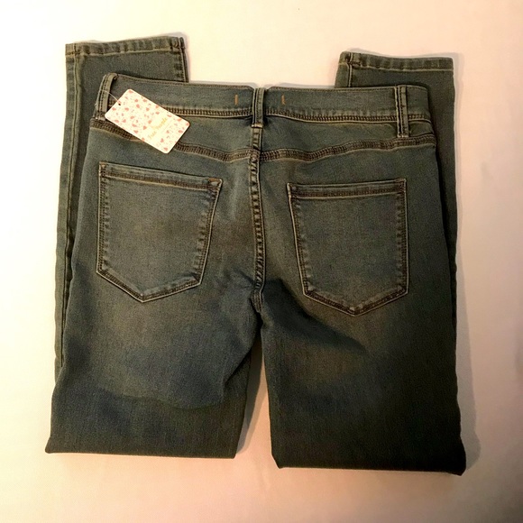 Free People Skinny Jeans in Abbie Wash - HP - Picture 2 of 4